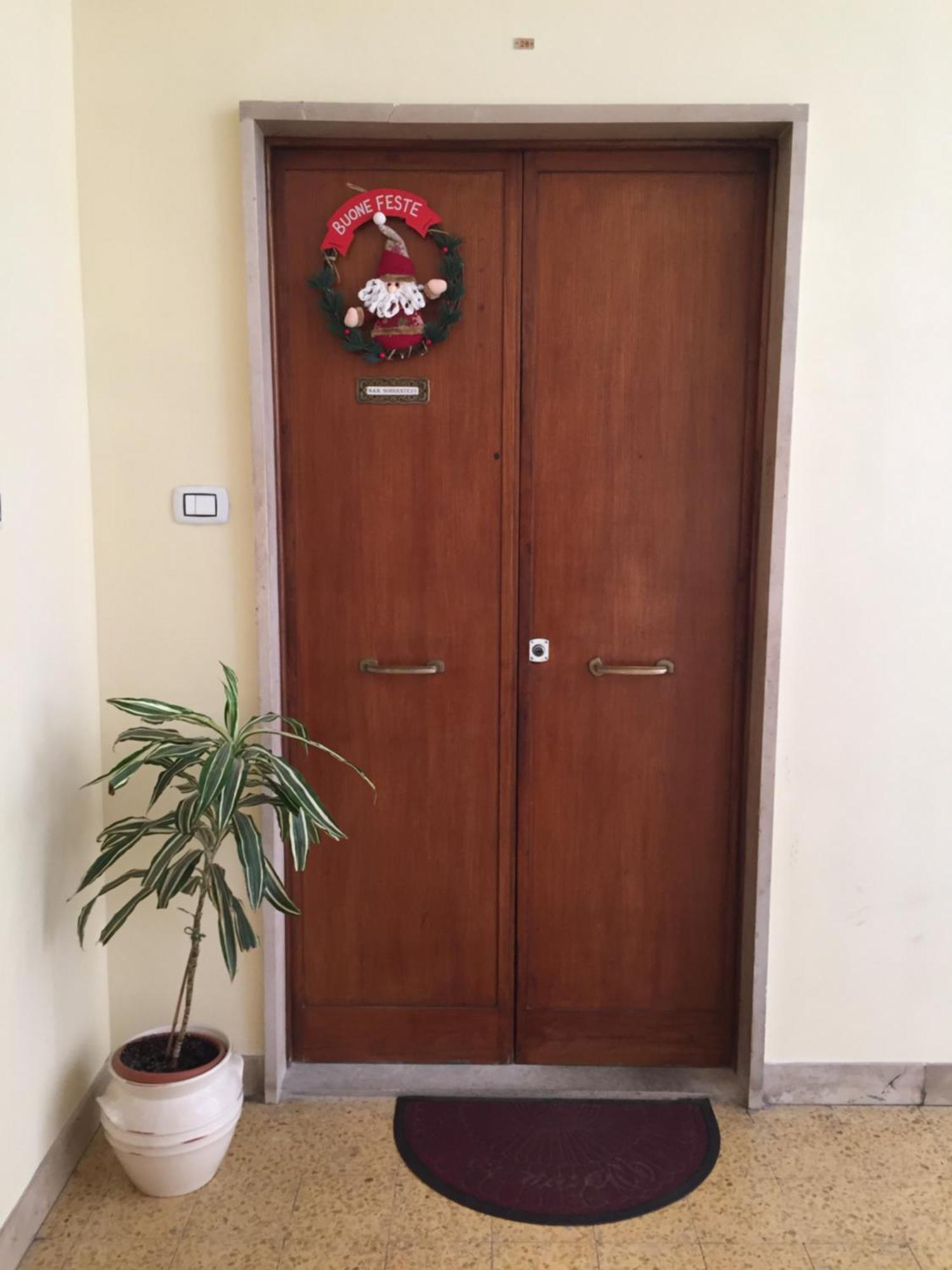 B&B Sorgente 23 ซาแลร์โน ภายนอก รูปภาพ